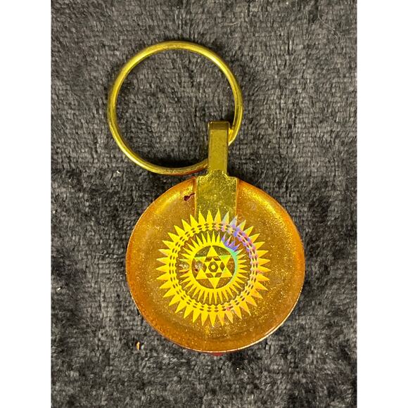 Root Chakra Orgonite Keychain with Sacred Geometry - Picture 3 of 4